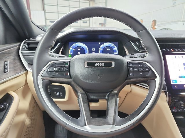 Used 2024 White Jeep Limited image 22