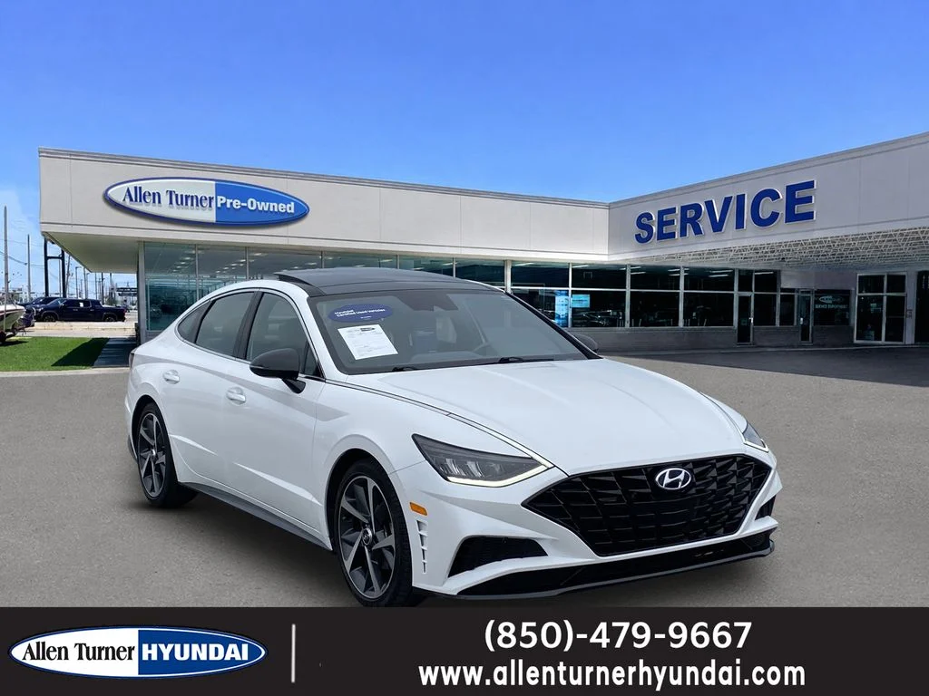 Used 2022 Quartz White Hyundai SEL Plus image 1