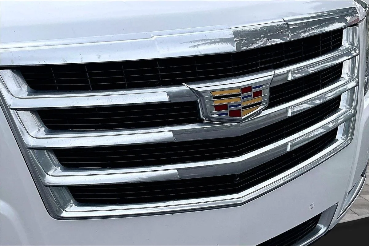Used 2020 White Cadillac Luxury image 34