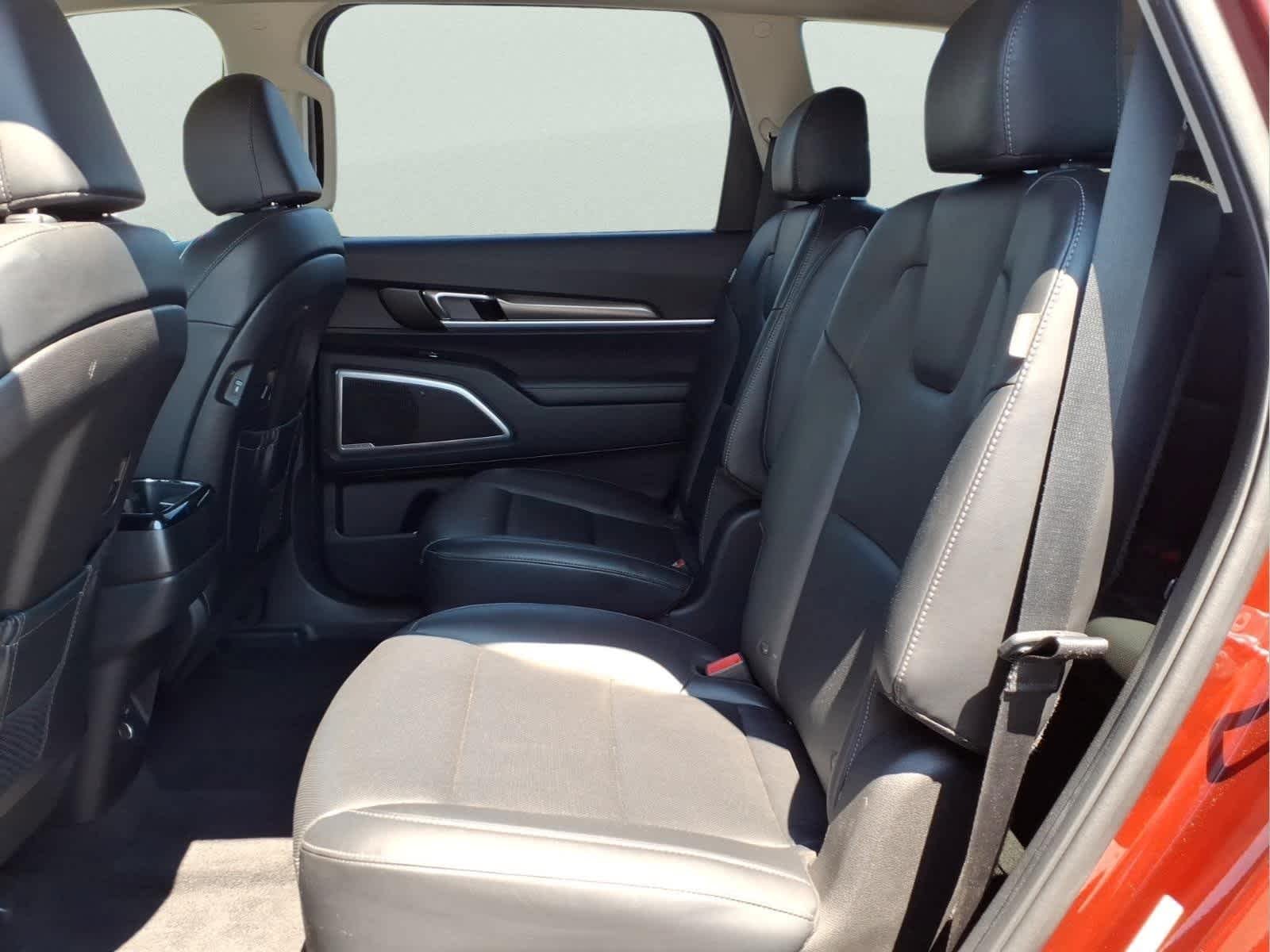 Used 2023 Dawning Red Kia S image 28
