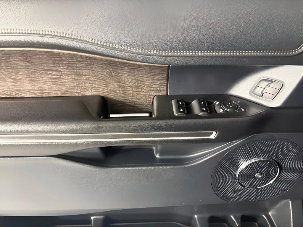 Used 2020 Black Ford Limited image 17