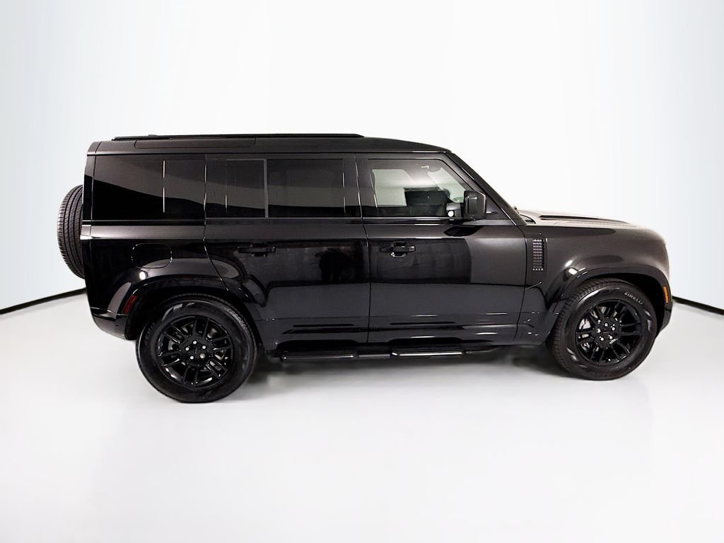New 2026 Santorini Black Metallic Land Rover X-Dynamic SE image 4