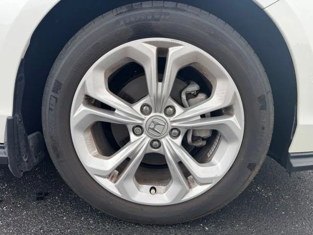 Used 2025 Platinum White Pearl Honda LX image 9