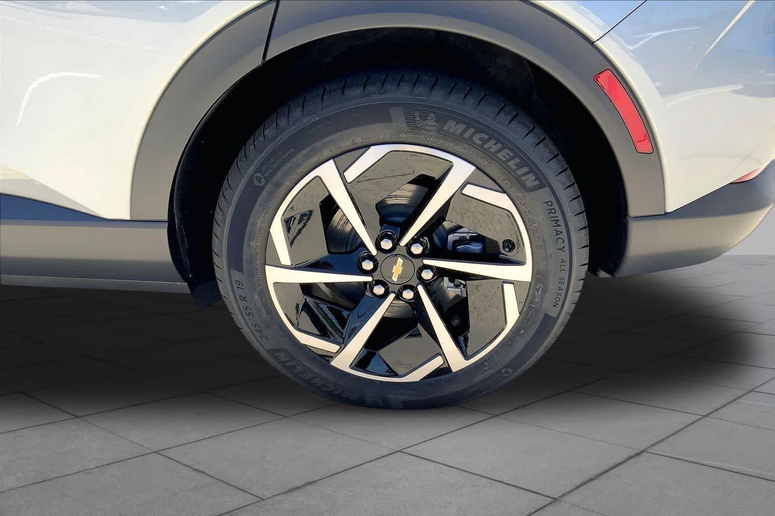 2026 Chevrolet Equinox EV 2LT - Photo 12