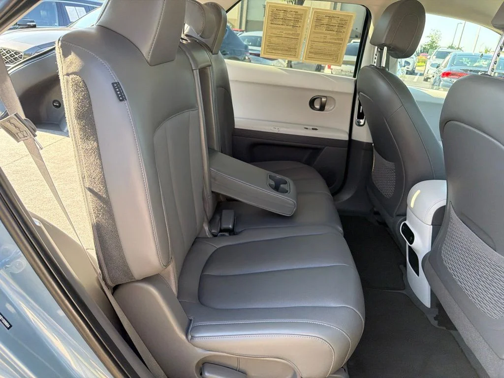 Used 2025 Blue Hyundai SEL image 19