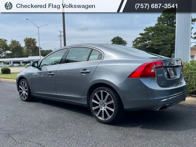 Used 2017 Bright Silver Metallic Volvo T5 image 6