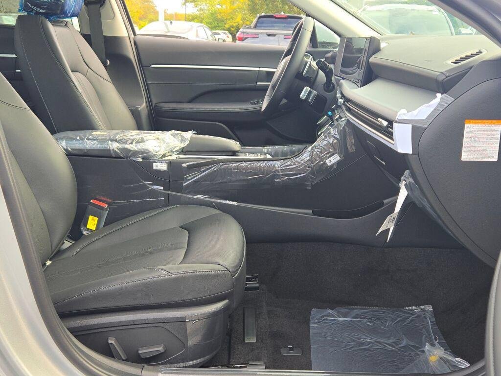 2025 Hyundai Sonata Hybrid Limited - Photo 7