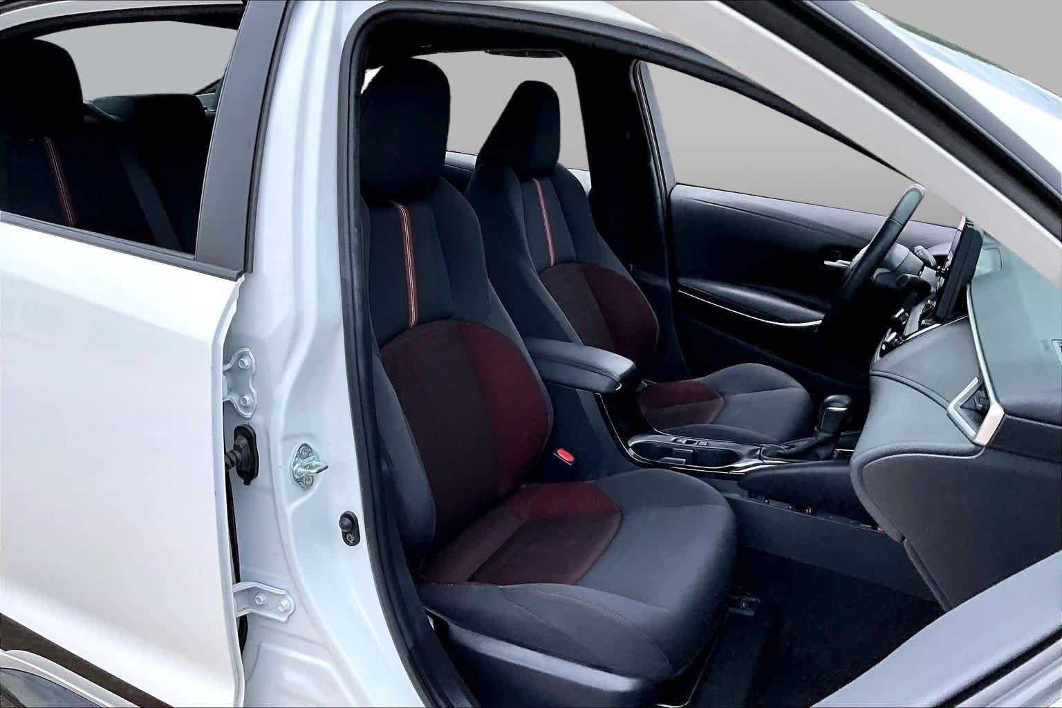 Used 2024 Ice Cap Toyota SE image 9