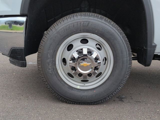 New 2025 Summit White Chevrolet Work Truck image 31
