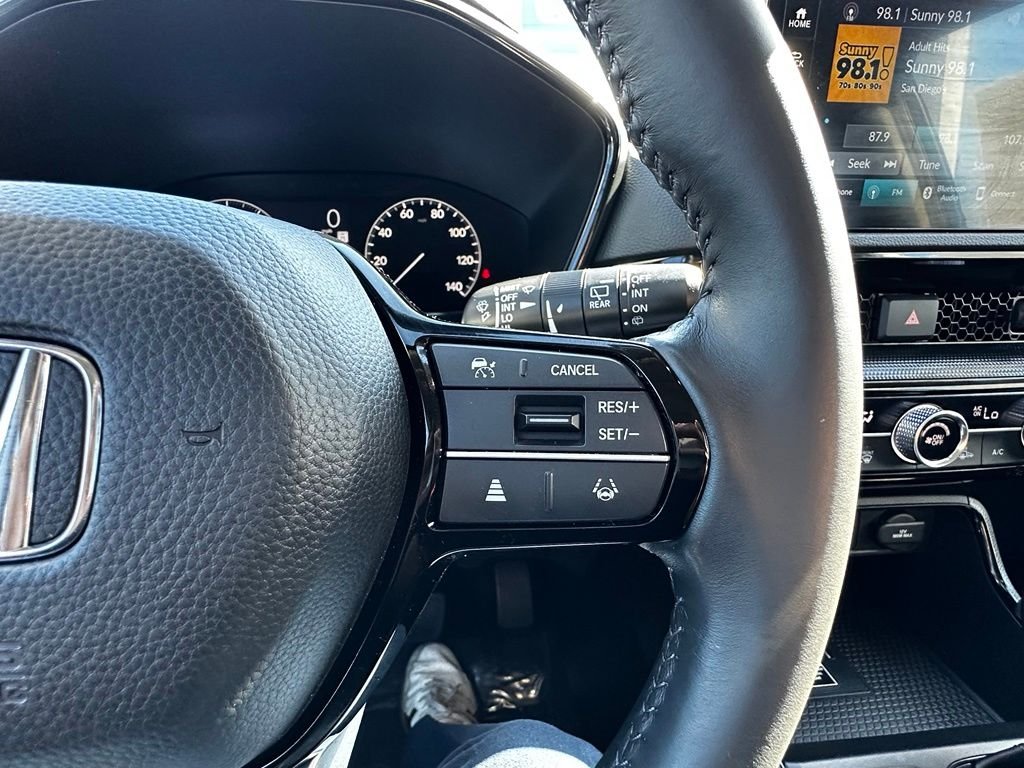 Used 2023  Honda EX-L image 30