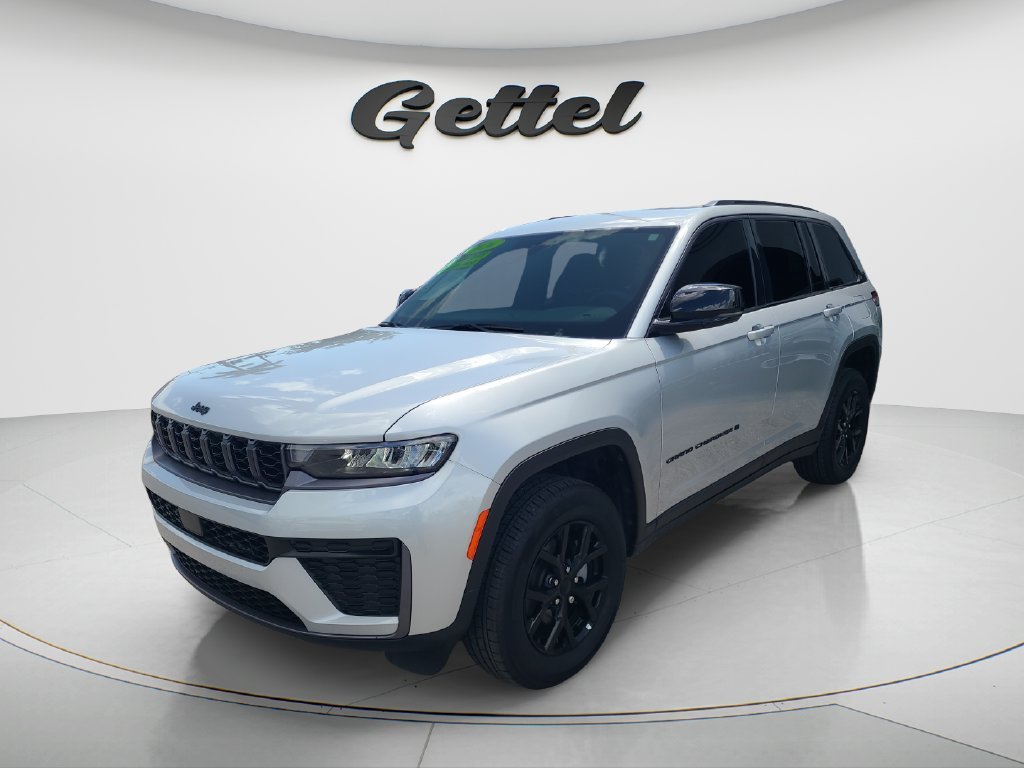 Used 2026 Silver Jeep Altitude image 1
