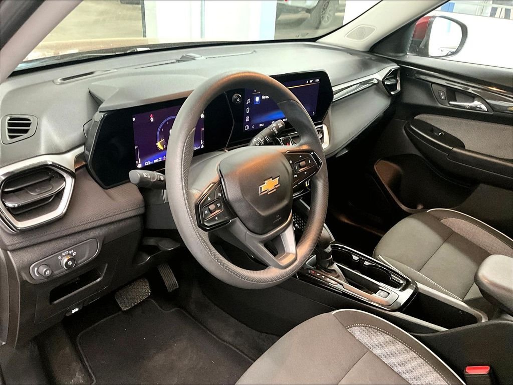 Used 2025 Red Chevrolet LT image 8