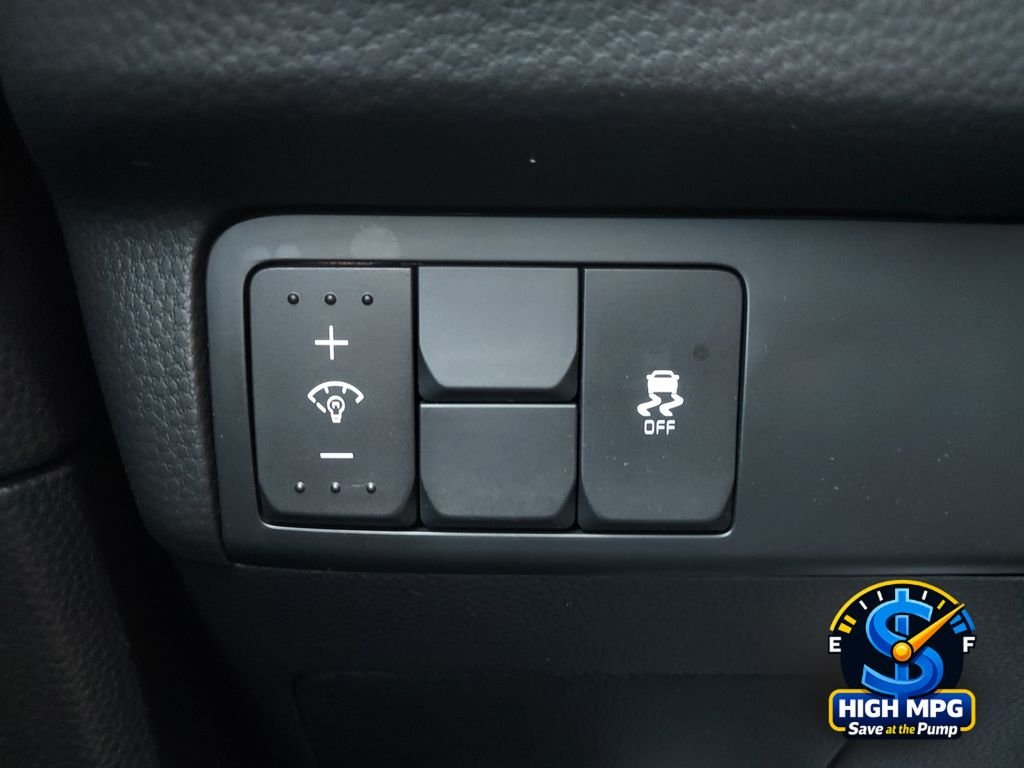 Used 2019 Red Kia Plus image 17