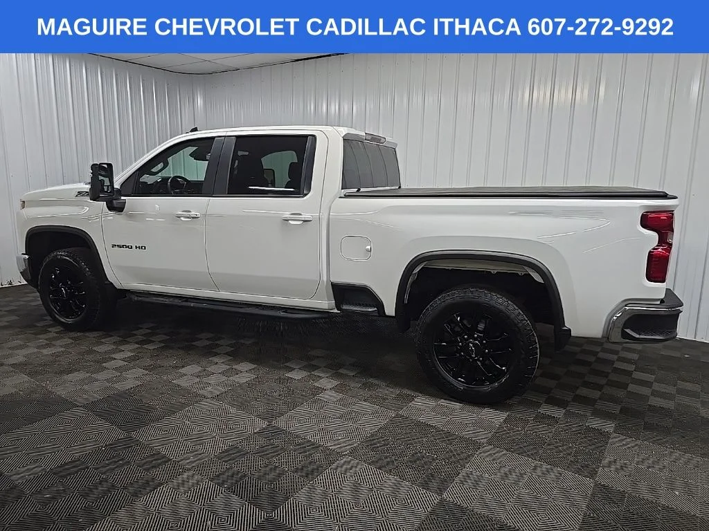 Used 2025 White Chevrolet LT image 4