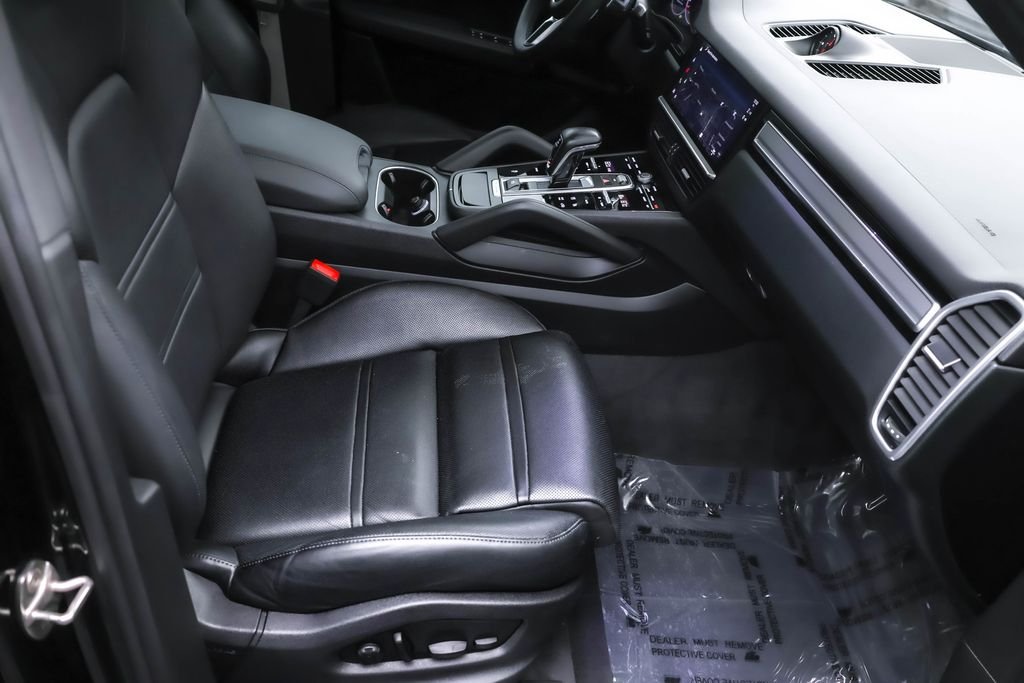 Used 2022 Black Porsche Platinum Edition image 34