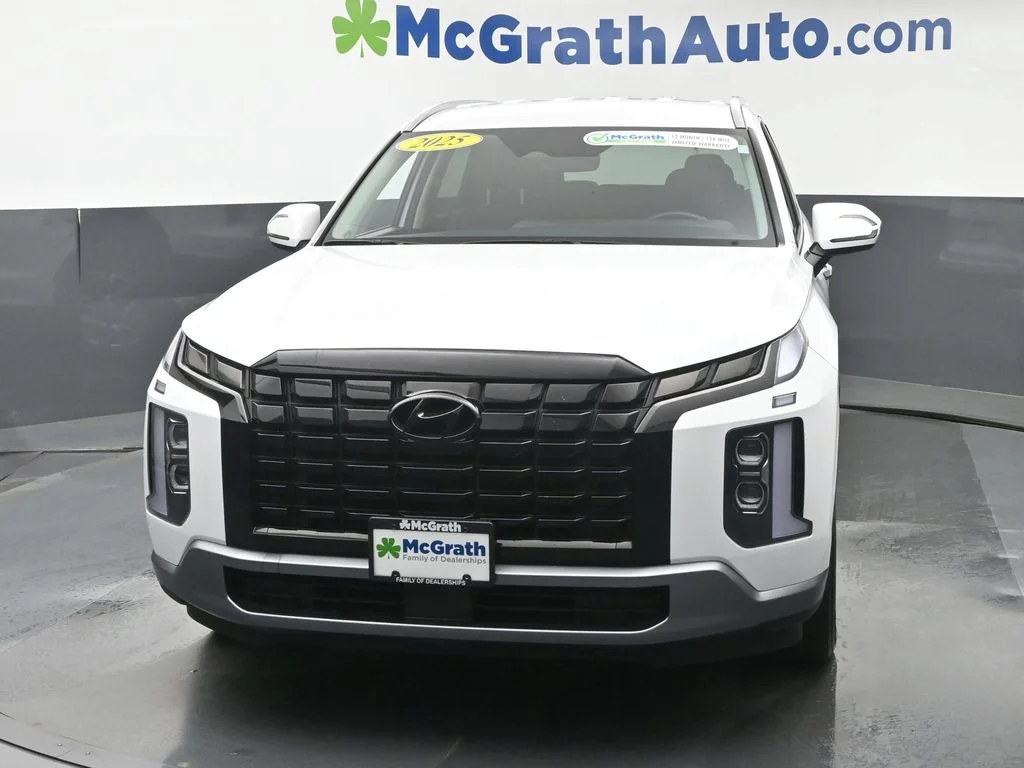 Used 2025 White Hyundai SEL image 6