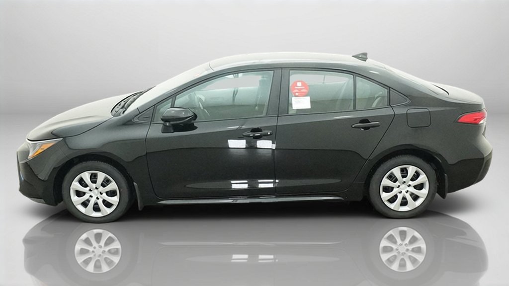 New 2027 Inked Toyota LE image 3
