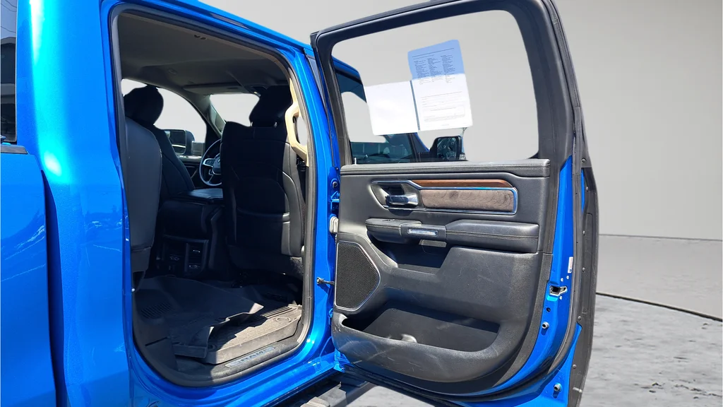 Used 2021 Blue Ram Laramie image 13