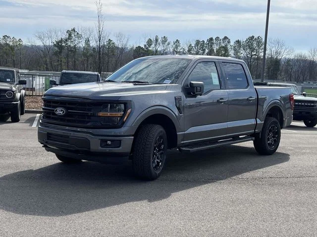 New 2026 Carbonized Gray Metallic Ford XLT image 7