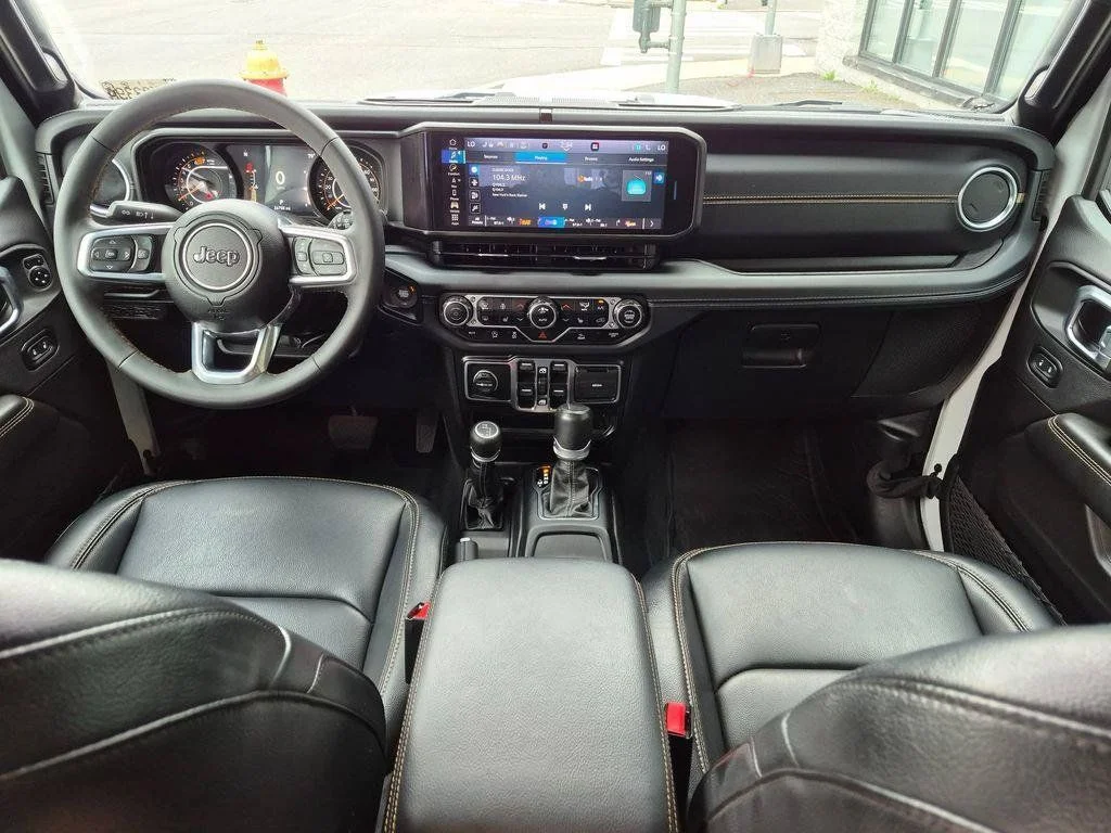 Used 2024 White Jeep Sahara image 23