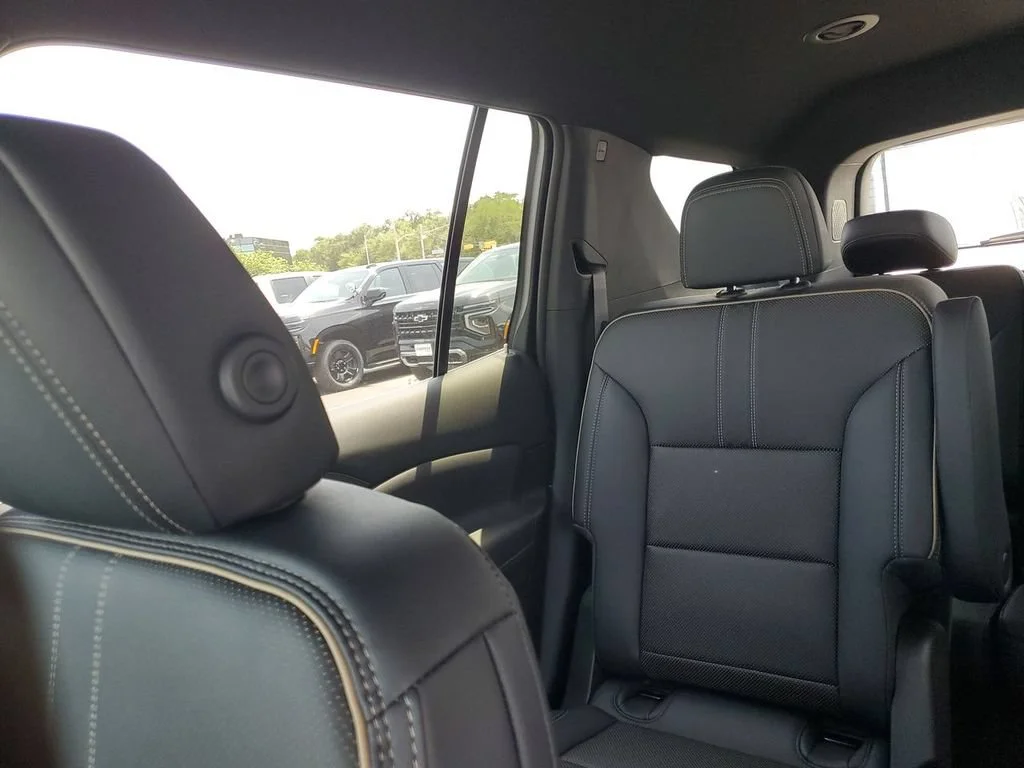 New 2026 Mosaic Black Metallic Chevrolet High Country image 14