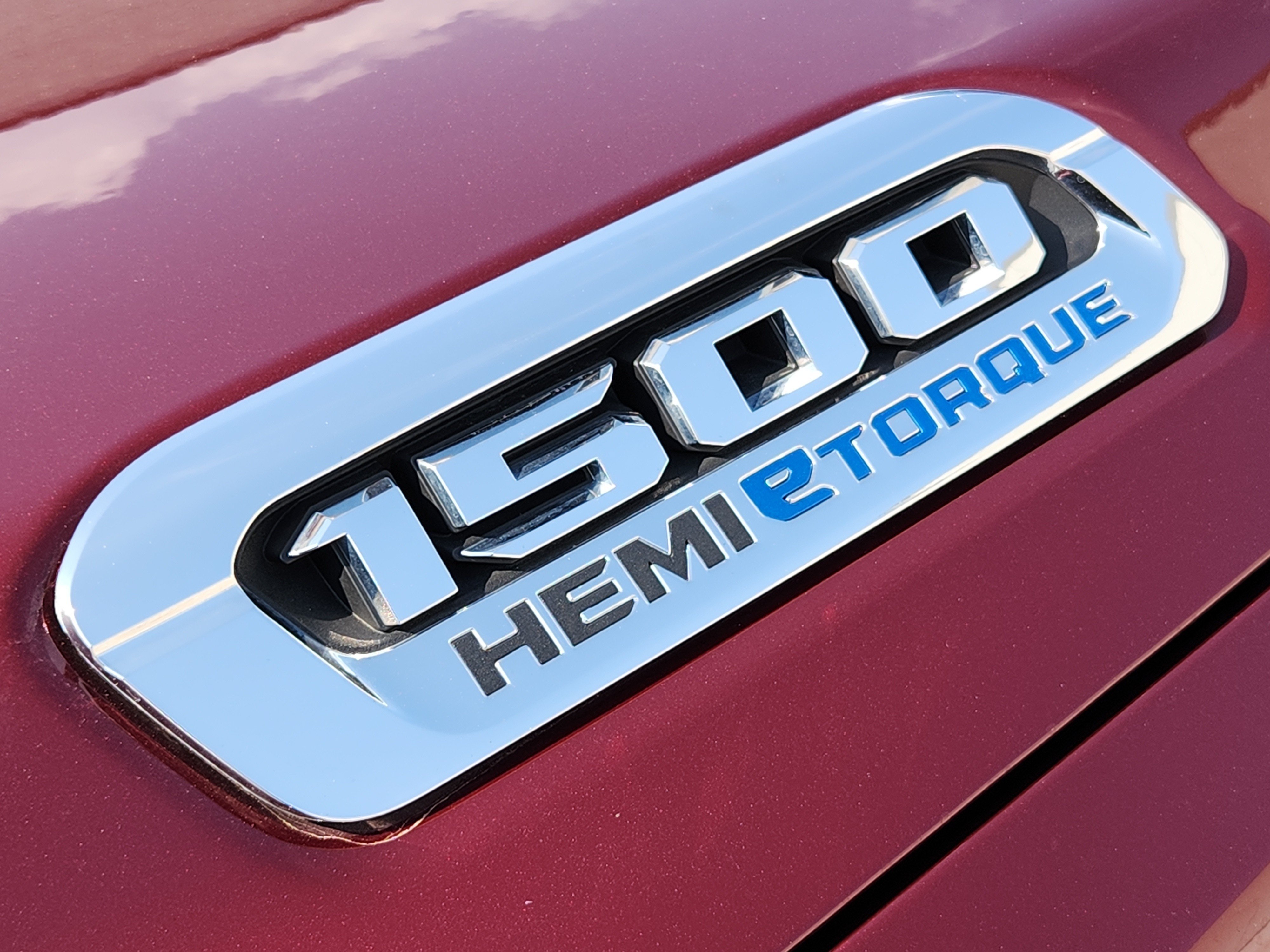 Used 2022 Delmonico Red Pearlcoat Ram Laramie image 12