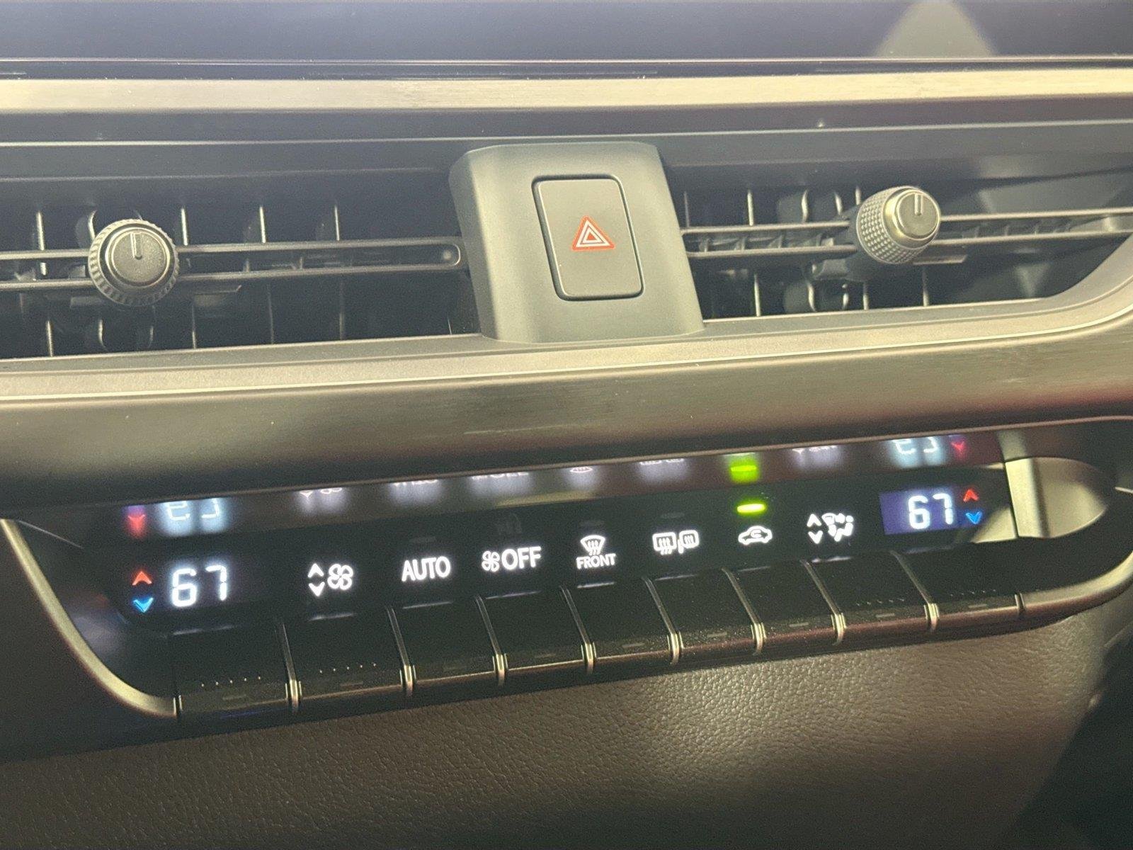 Used 2024 Iridium w/ Obsidian Roof Lexus UX 250h F SPORT Handling image 28