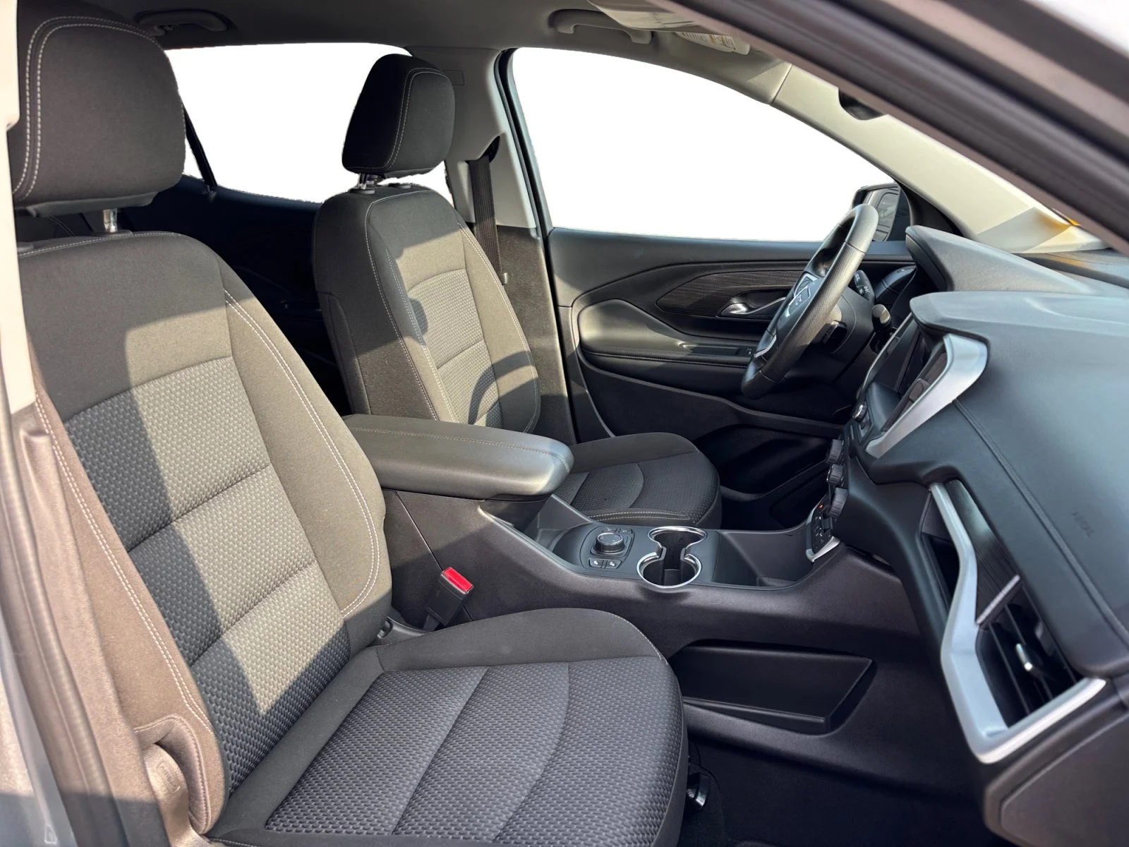 Used 2024 Summit White GMC SLE image 17