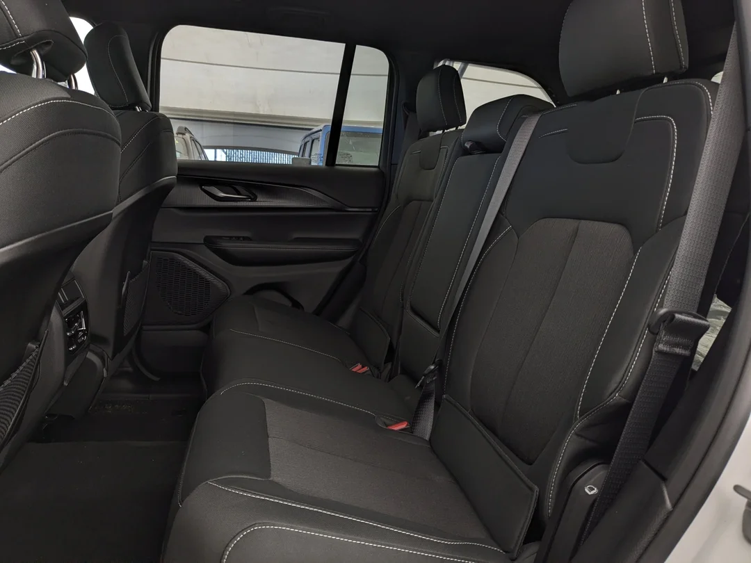 New 2026 White Jeep Laredo - - 4x4 - Classic Theme - 8.4-inch Touchscreen - Heated Seats & Steering Wheel & More! image 27