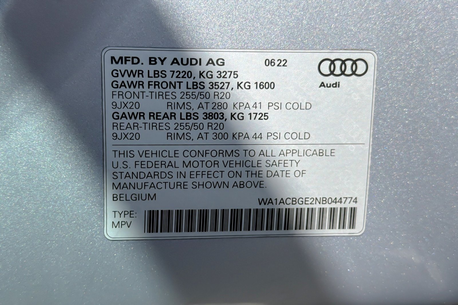 Used 2022 Florett Silver Metallic Audi Premium Plus quattro image 28