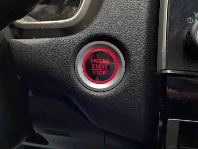 Used 2018  Honda Touring image 19