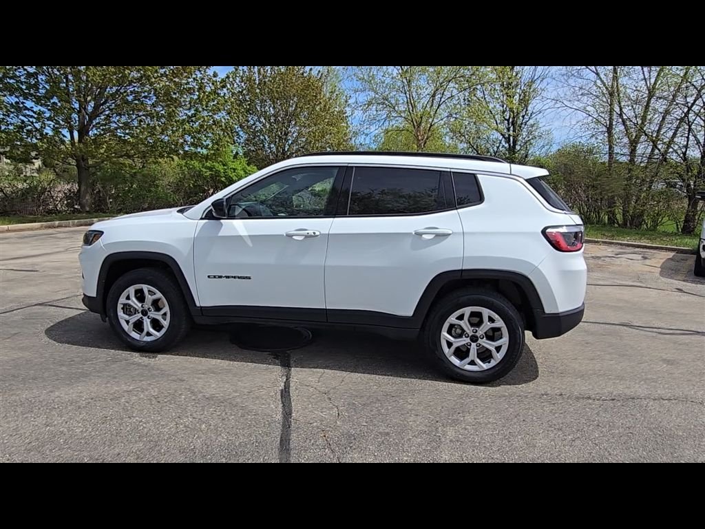 Certified Used 2025 White Jeep Latitude image 5