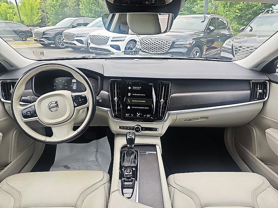 Used 2018 Denim Blue Metallic Volvo T6 AWD image 30