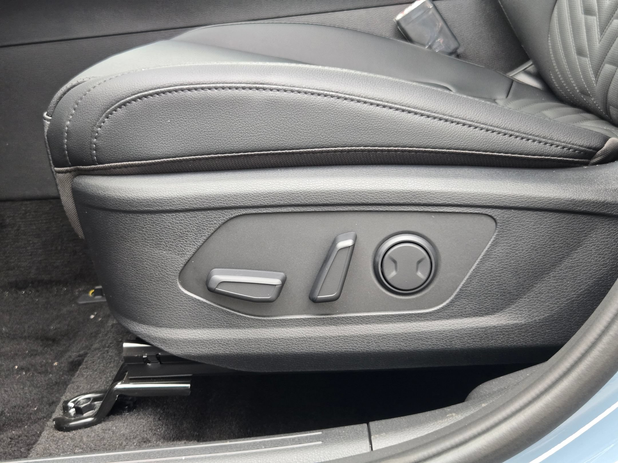 New 2026 Heritage Blue Kia X-Line image 18