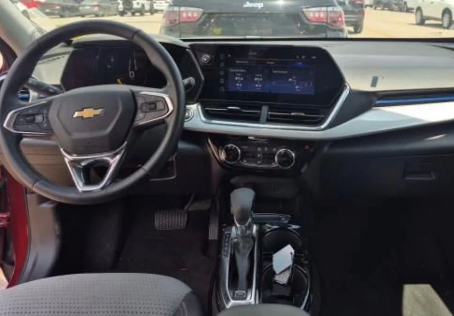 Used 2025 Red Chevrolet LT image 7