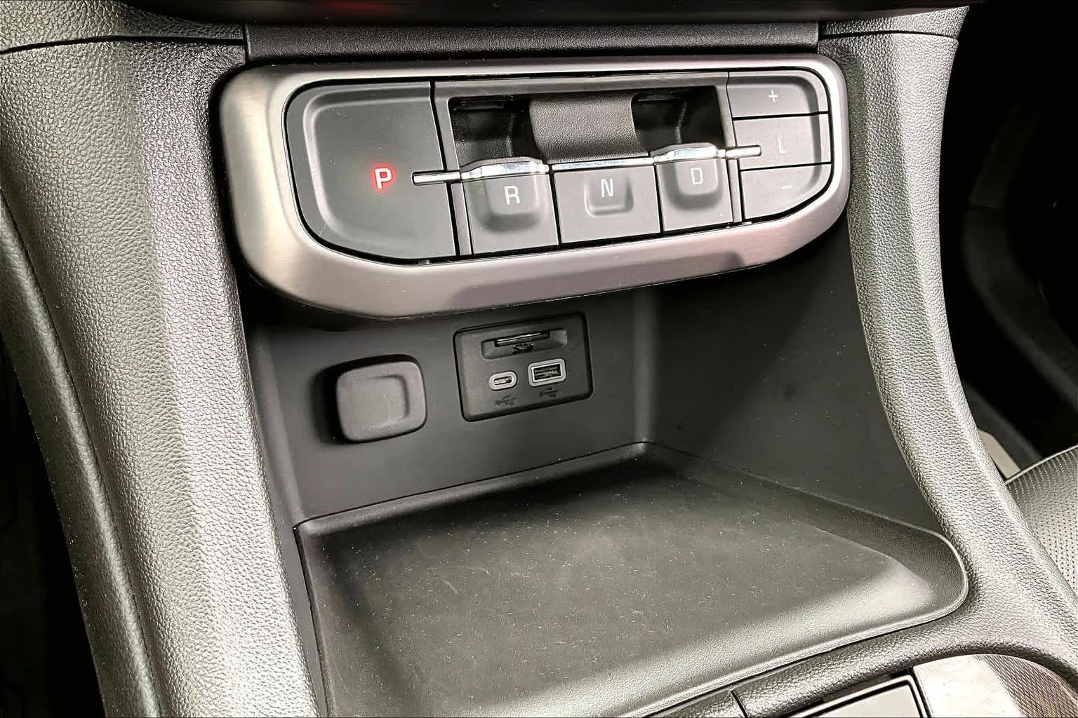 Used 2023 Summit White GMC AT4 image 34