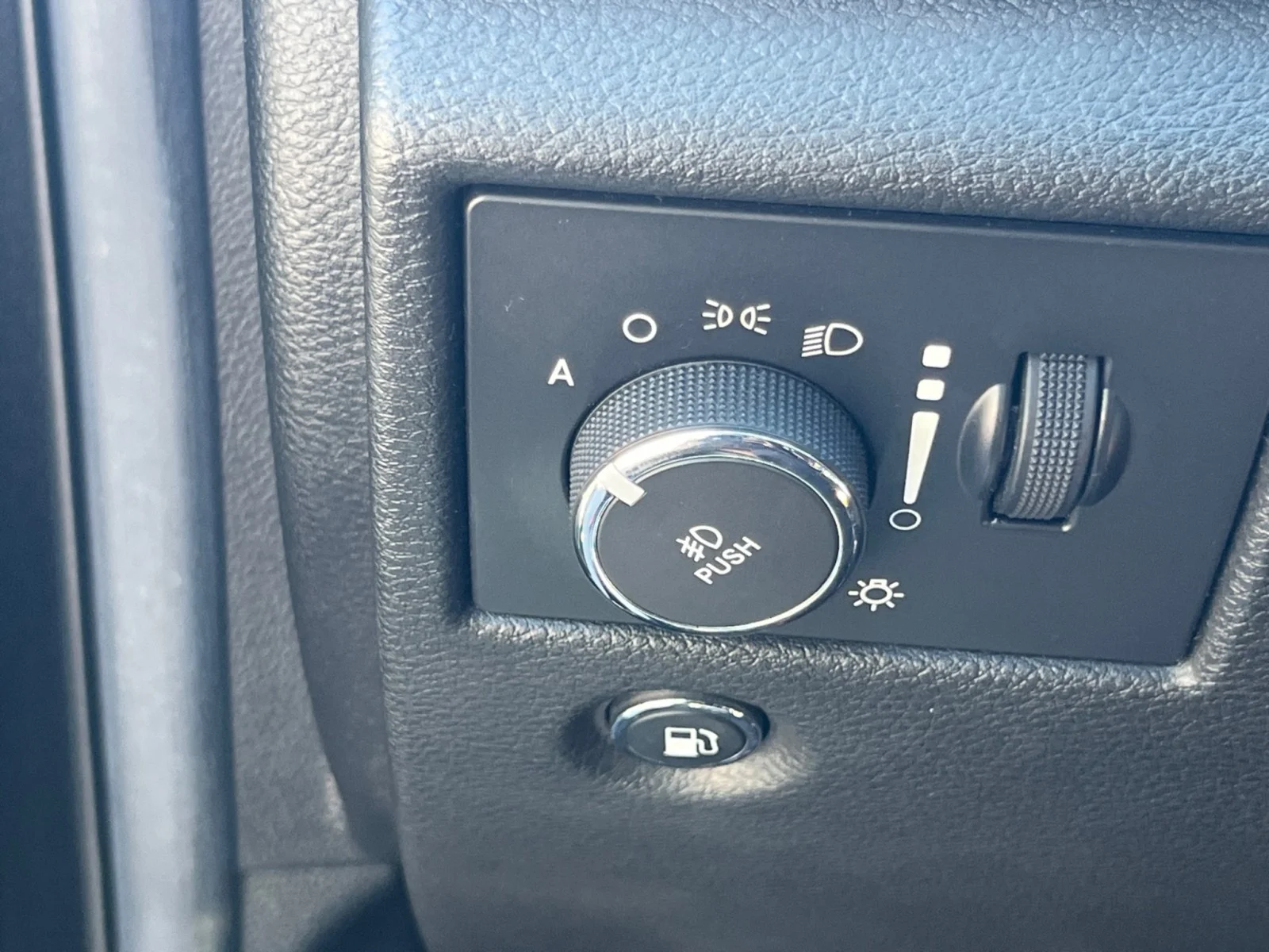 Used 2014 Brilliant Black Crystal Pearlcoat Jeep SRT8 4WD image 29