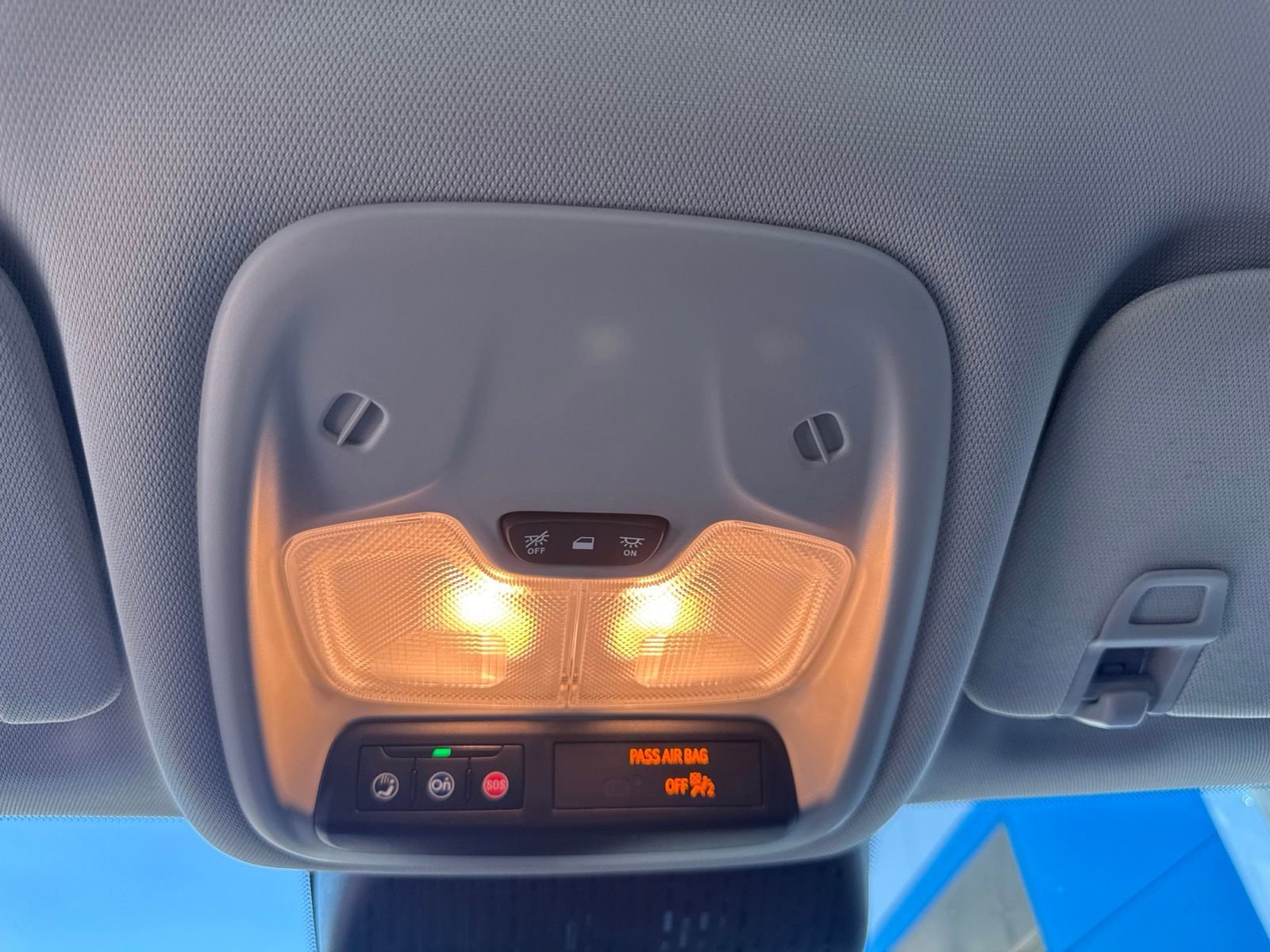 New 2027 Summit White Chevrolet LT image 27