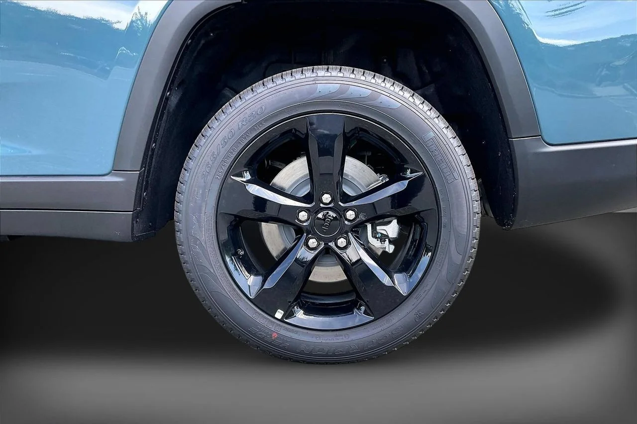 New 2026 Steel Blue Exterior Paint Jeep Limited image 32