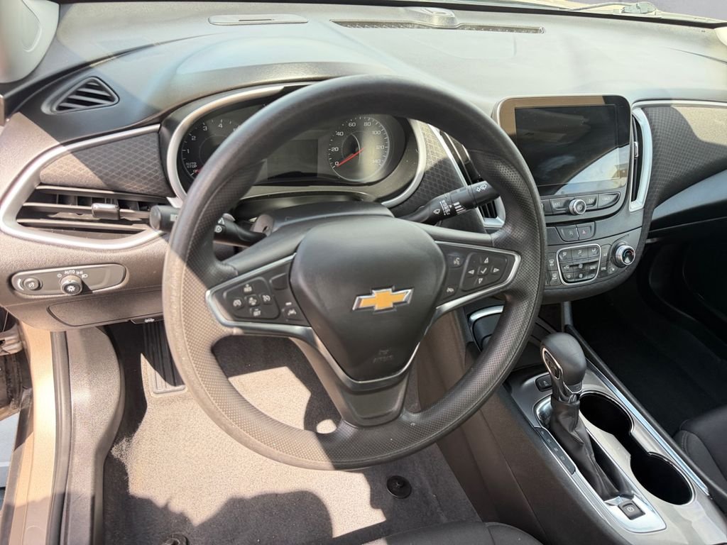 Used 2024 Gray Chevrolet LT image 9