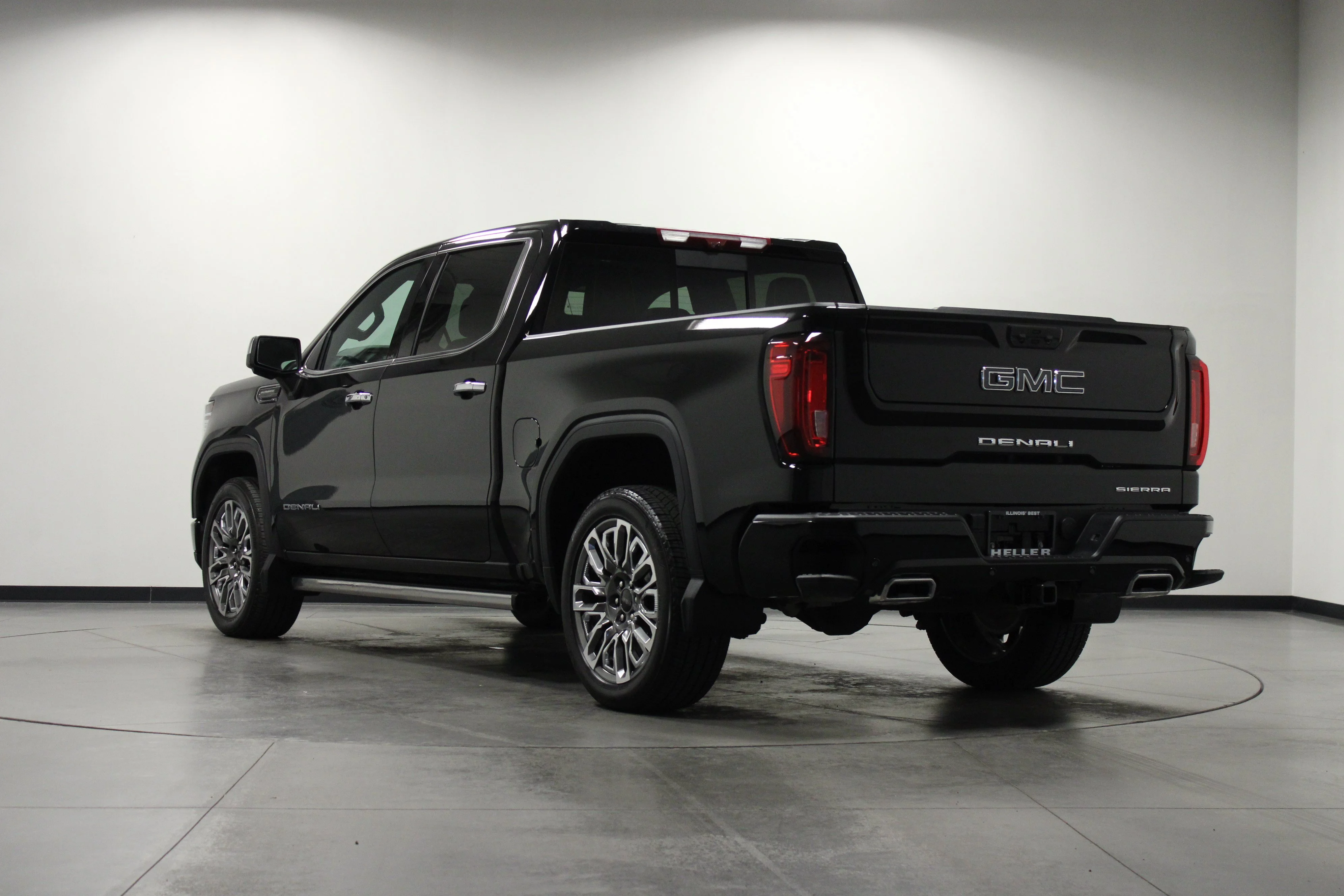Used 2026 Onyx Black GMC Denali Ultimate image 6