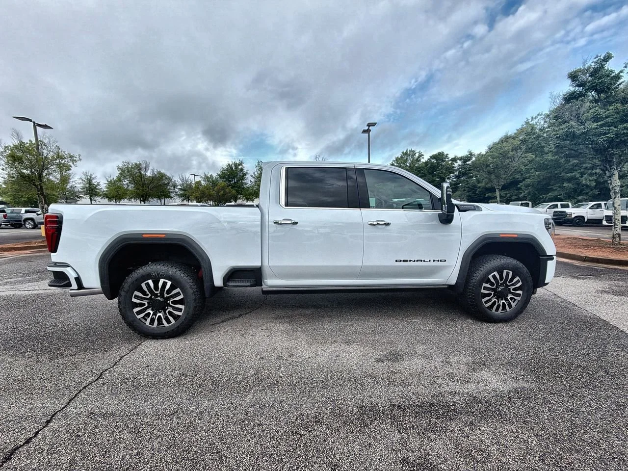 New 2026 Glacier White Tricoat GMC Denali Ultimate image 9