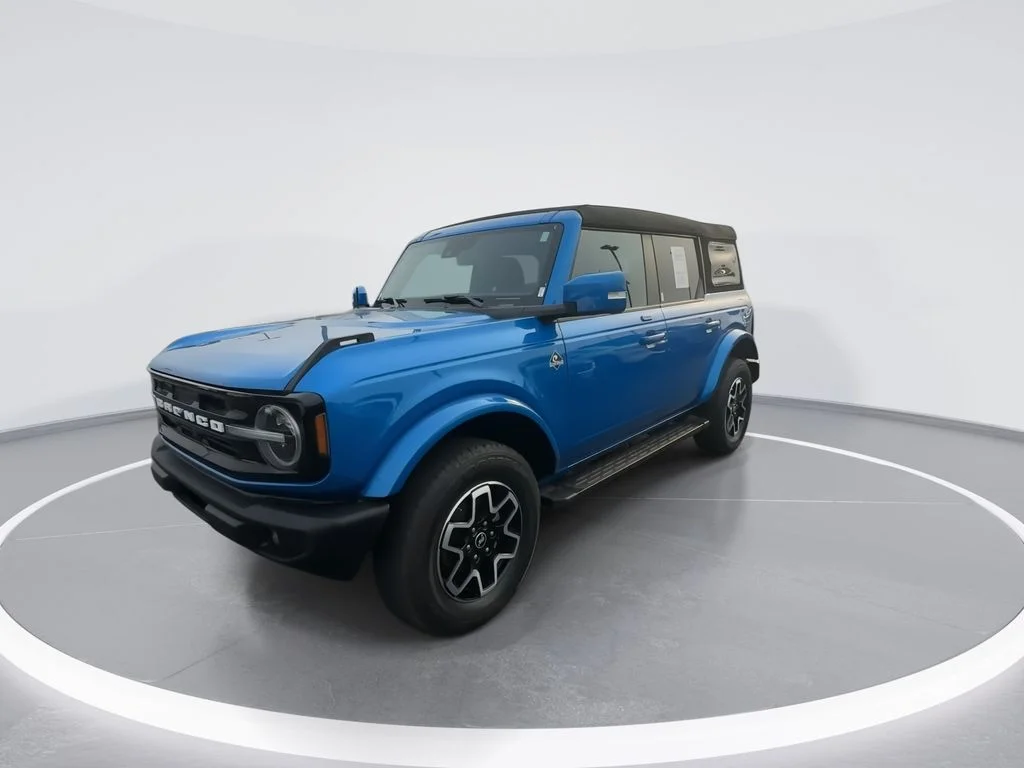 Used 2023 Blue Ford Outer Banks image 4