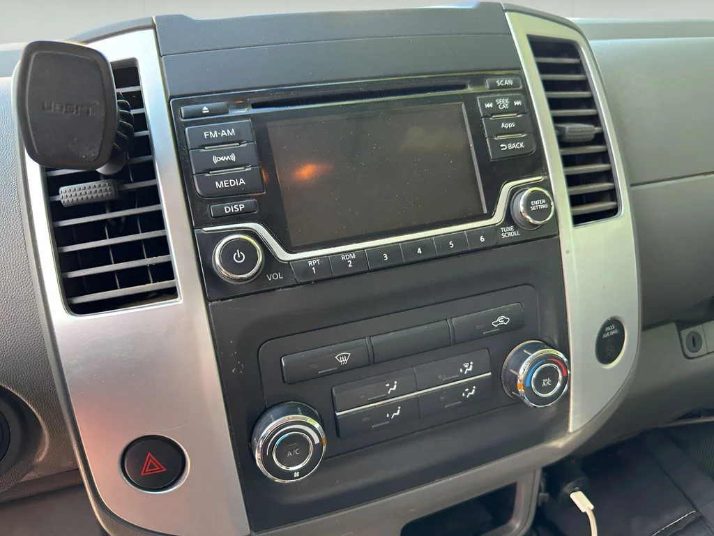 Used 2016 Glacier White Nissan SV image 12