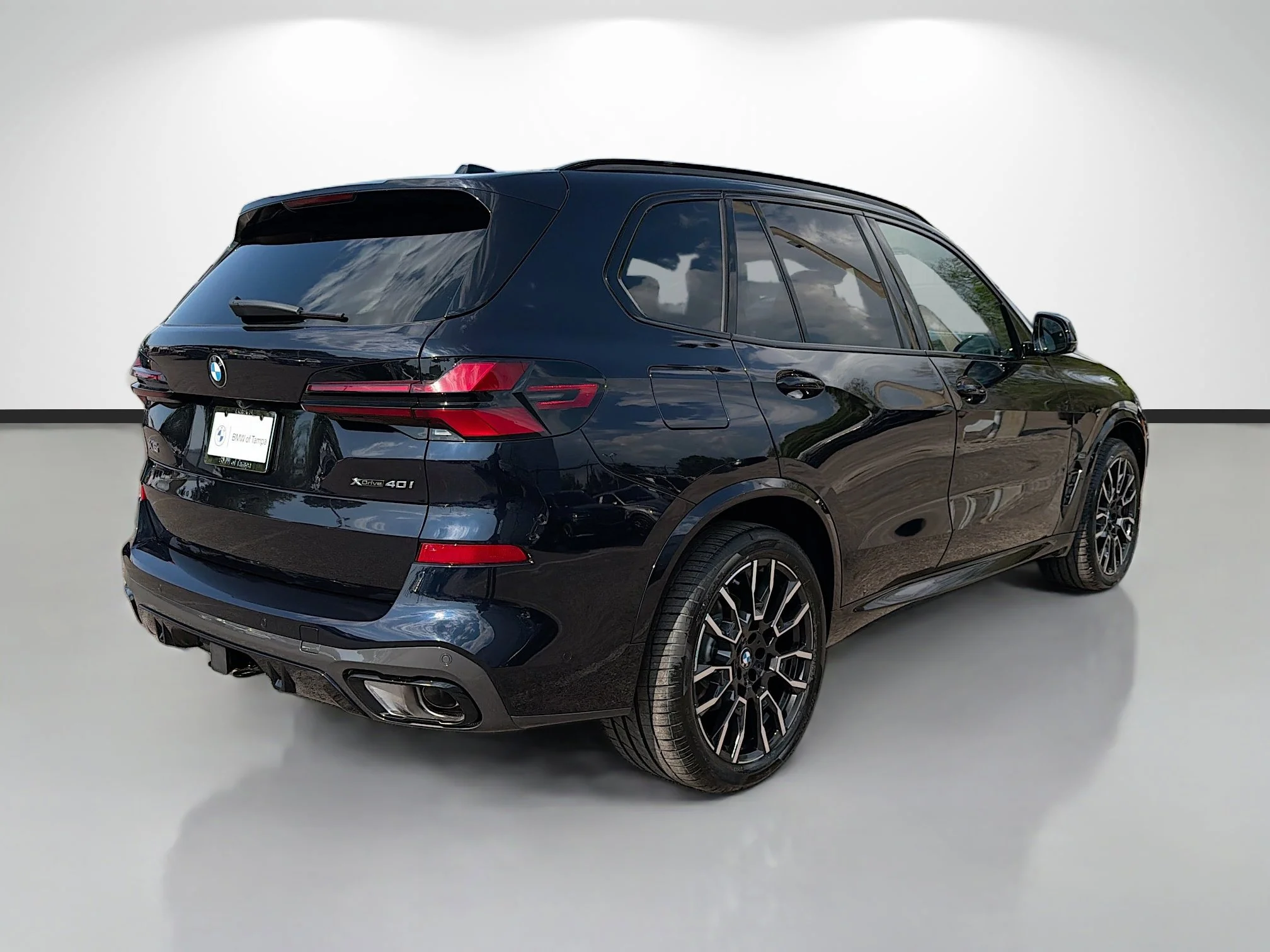 New 2026 Carbon Black Metallic BMW xDrive40i image 3