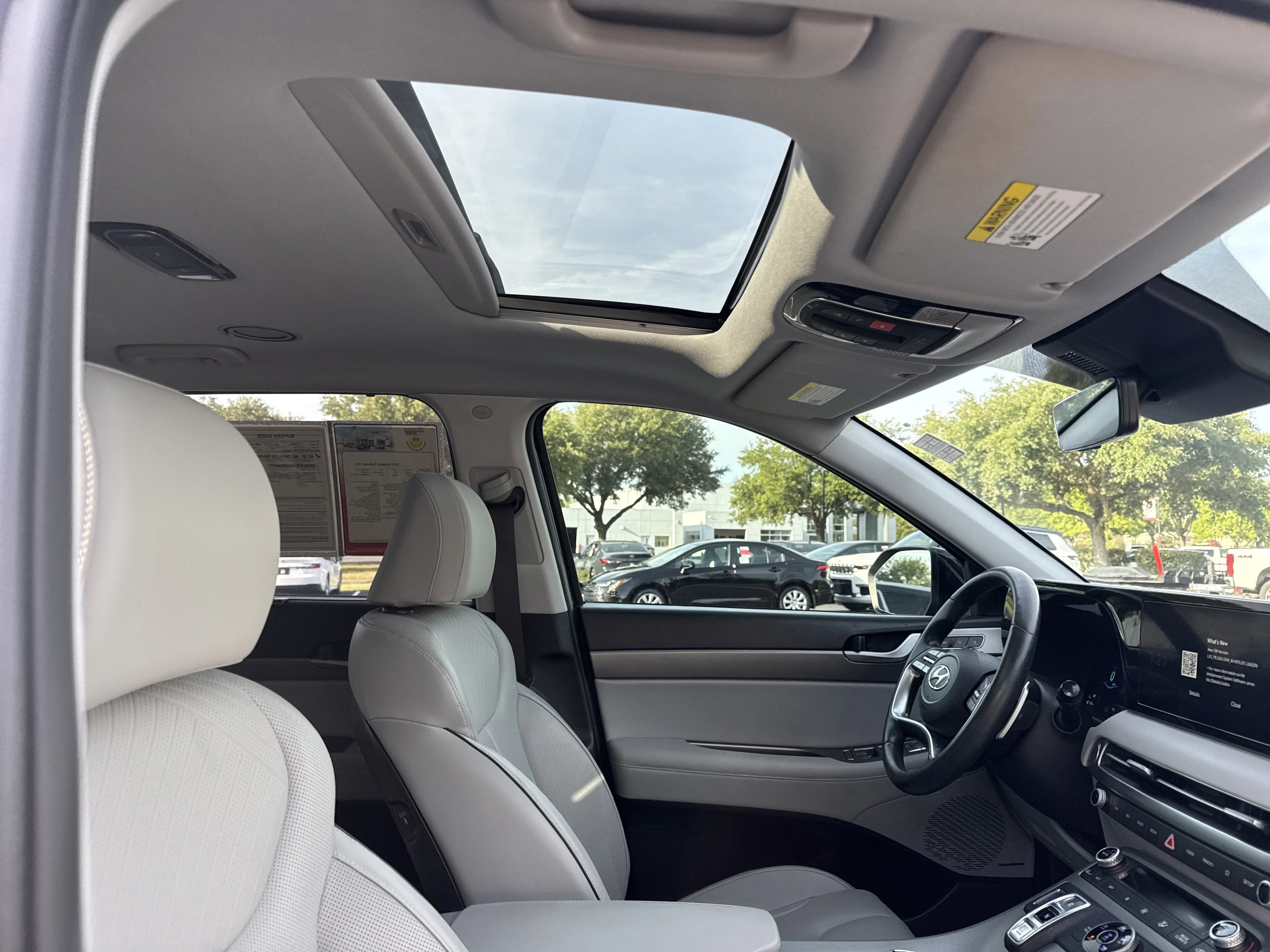 Used 2023 Moonlight Cloud Hyundai SEL image 39