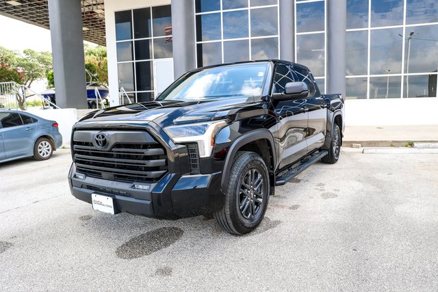 2025 Toyota Tundra 2WD SR5