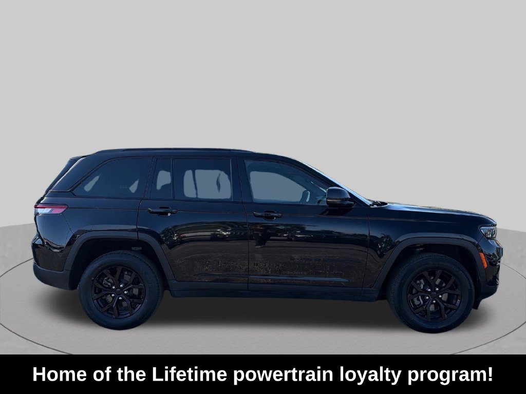 Used 2024 Black Jeep Altitude image 7