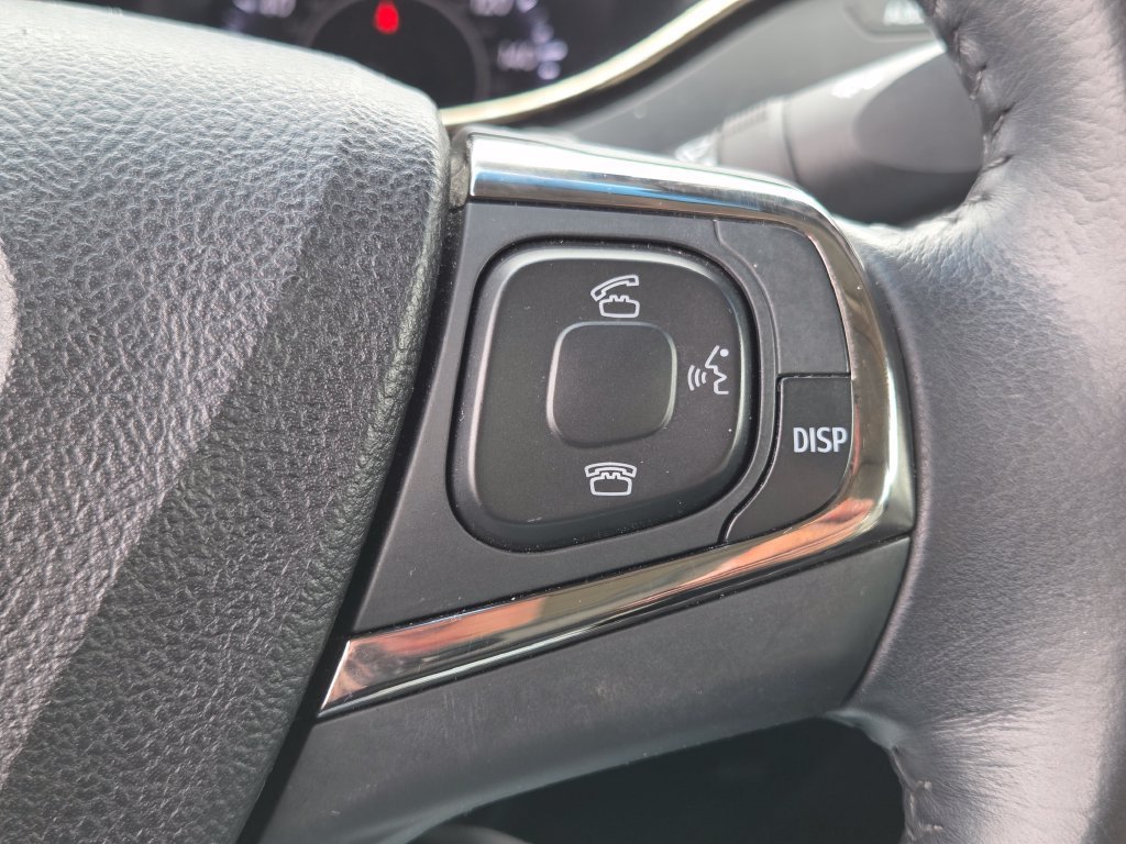 Used 2015 Cosmic Gray Mica Toyota XLE Premium image 15