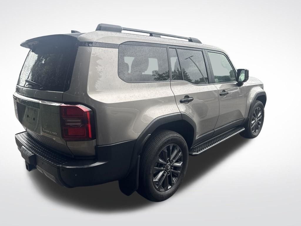 Used 2025  Toyota Base image 4